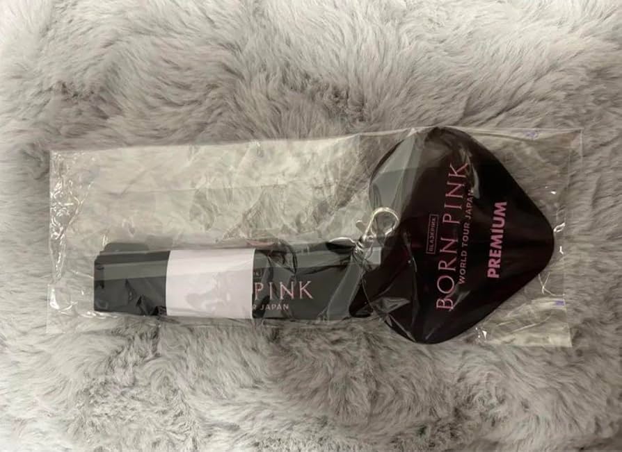 BLACKPINK BORN PINK プレミアムシート特典グッズ＋銀テ BLACKPINK BORN PINK プレミアムシート特典グッズ＋銀テ